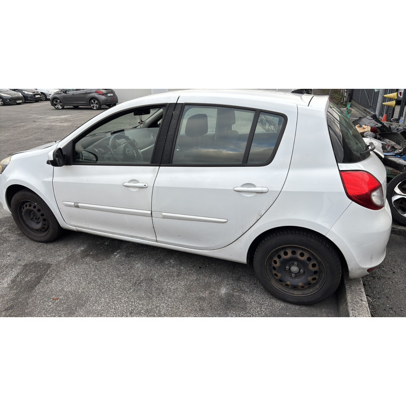 Trappe d'essence RENAULT CLIO 3 Photo n°10