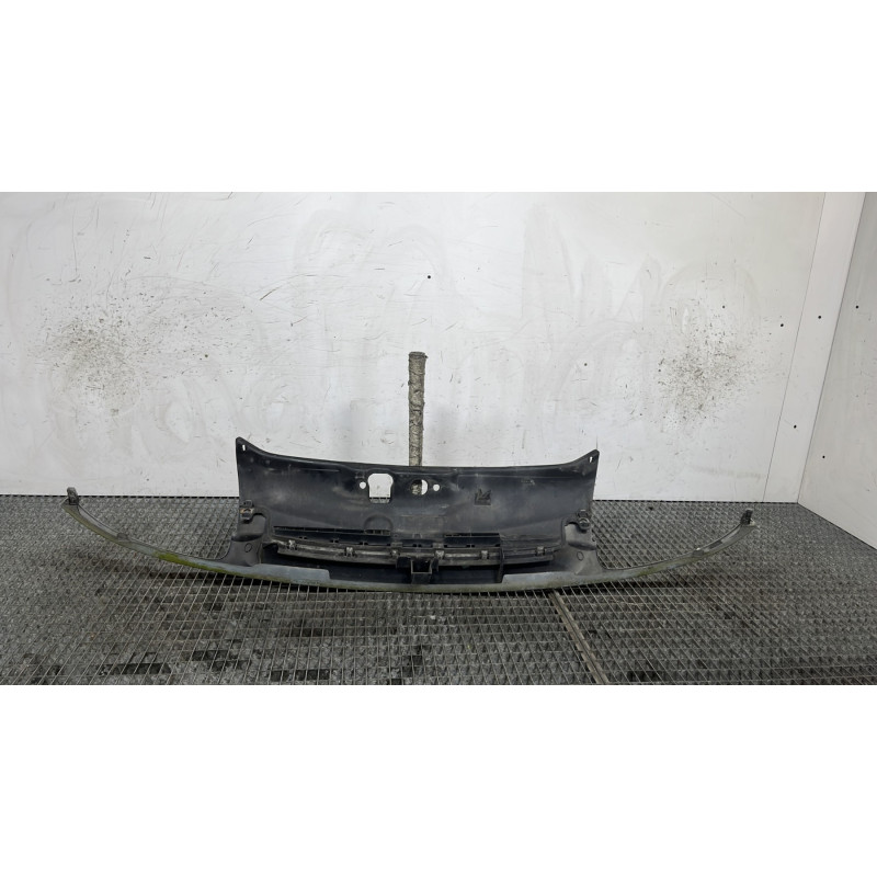 Calandre RENAULT CLIO 2 Photo n°4
