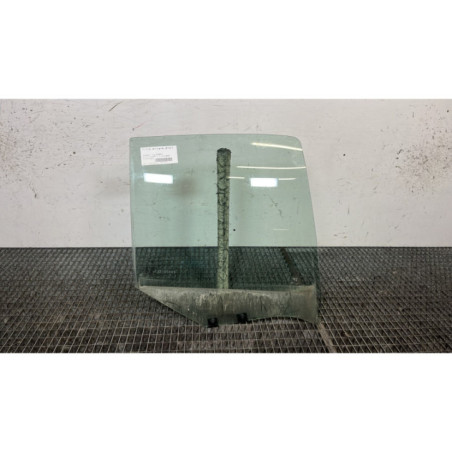 Vitre arriere droit RENAULT CLIO 2 Photo n°1
