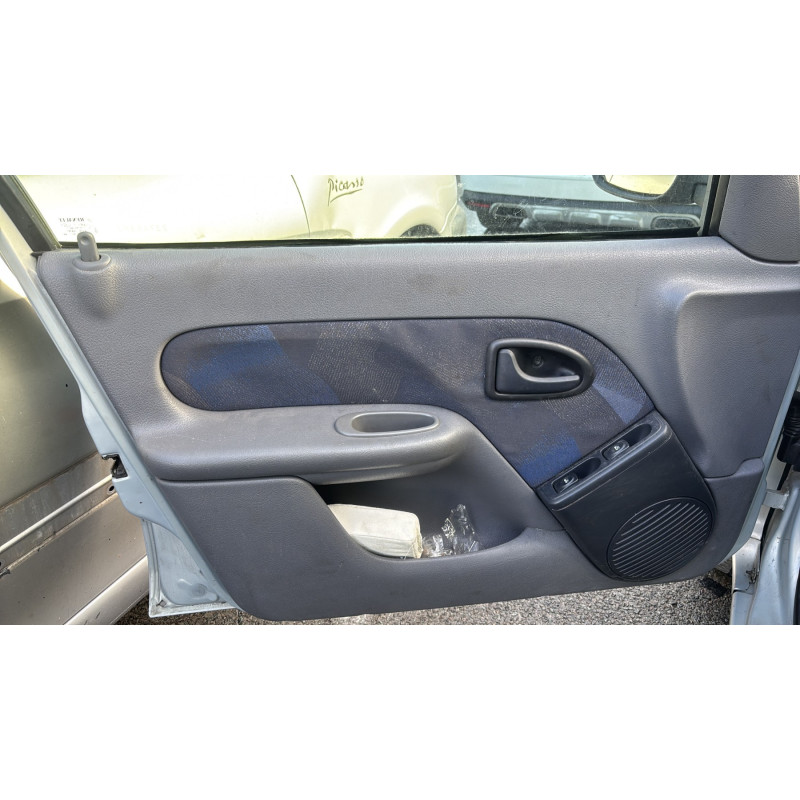 Vitre arriere droit RENAULT CLIO 2 Photo n°15