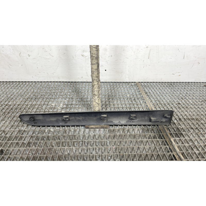 Baguette de porte arriere gauche  RENAULT CLIO 2 Photo n°4