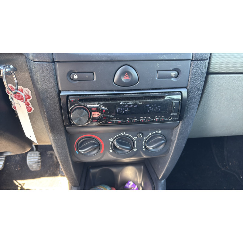 Eclairage de plaque RENAULT CLIO 2 Photo n°18