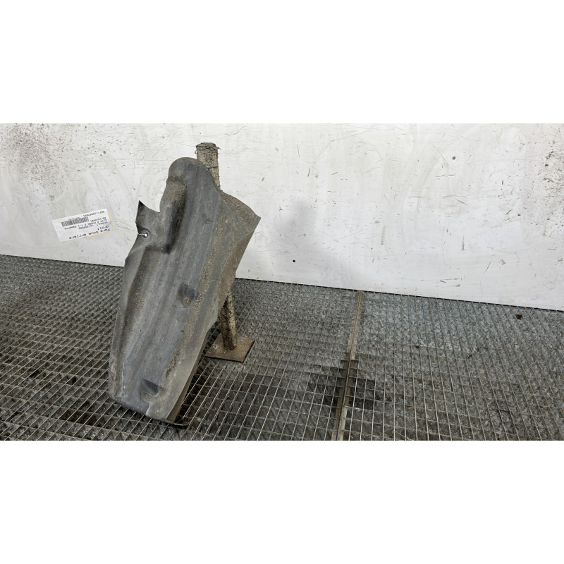 Pare boue arriere droit RENAULT CLIO 2 Photo n°3