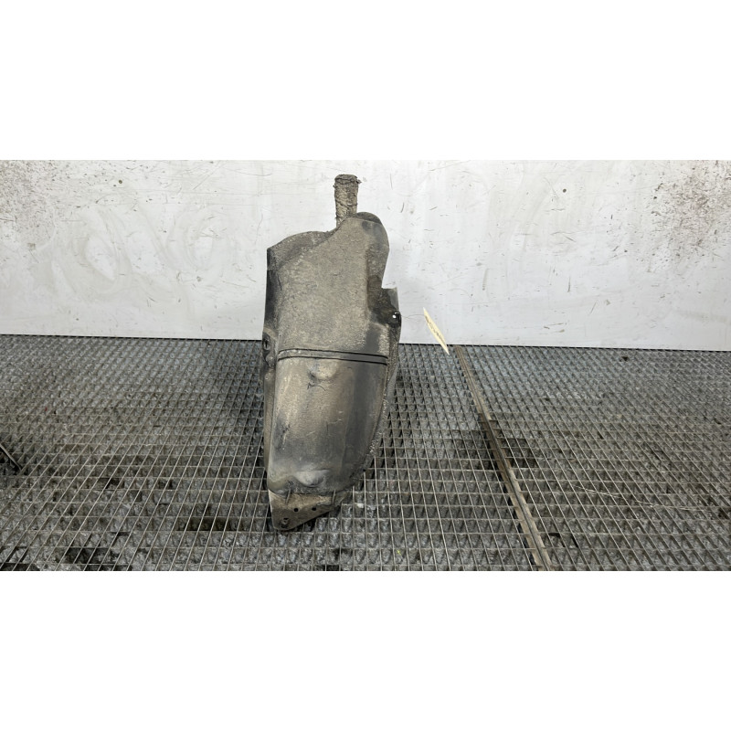 Pare boue arriere droit RENAULT CLIO 2 Photo n°4