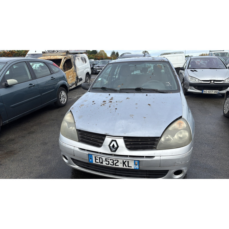 Feu arriere principal gauche (feux) RENAULT CLIO 2 Photo n°11