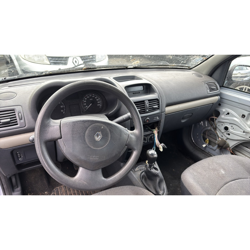 Feu arriere principal gauche (feux) RENAULT CLIO 2 Photo n°16