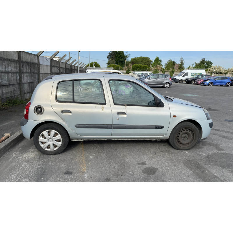Feu arriere principal droit (feux) RENAULT CLIO 2 Photo n°11
