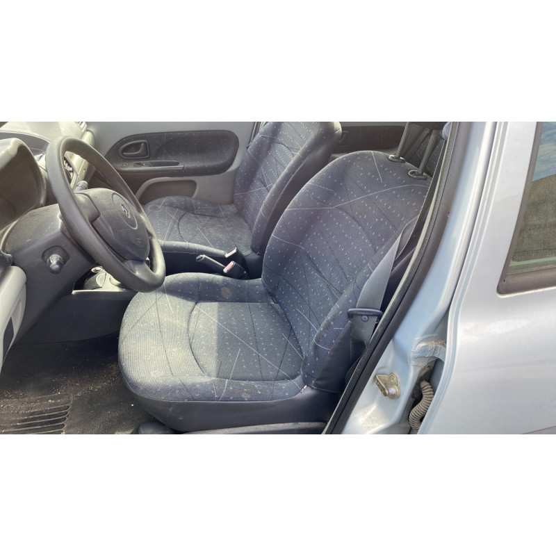 Feu arriere principal droit (feux) RENAULT CLIO 2 Photo n°17