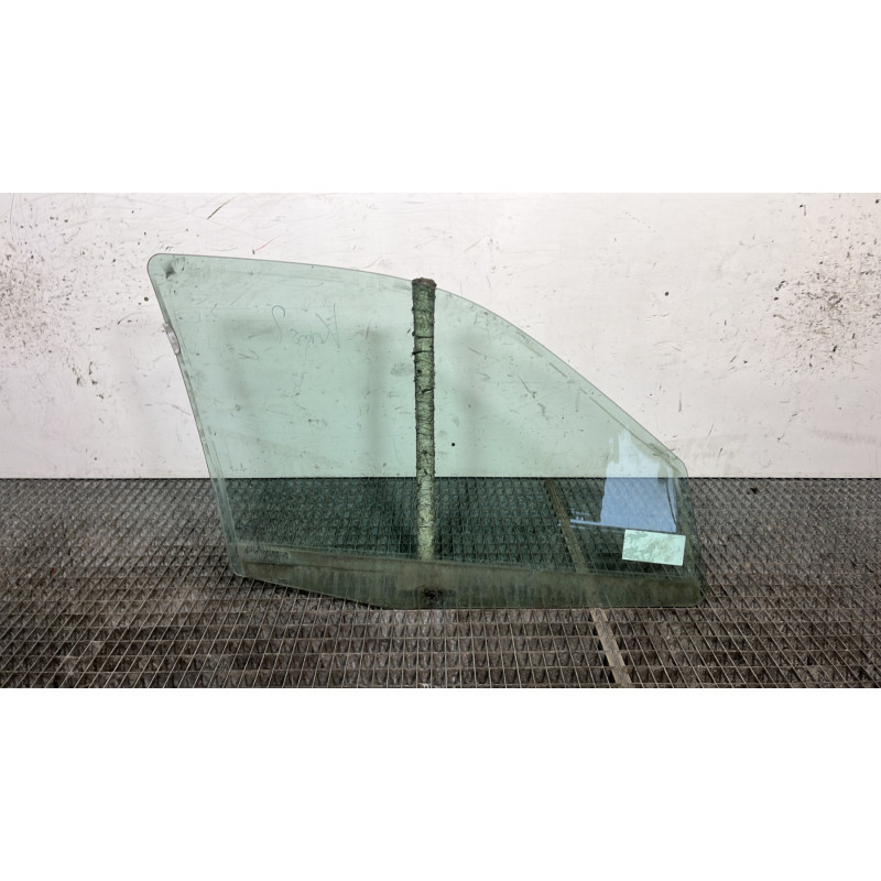 Vitre avant gauche RENAULT CLIO 2 Photo n°4