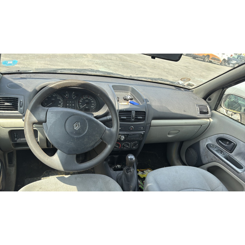 Vitre avant gauche RENAULT CLIO 2 Photo n°14
