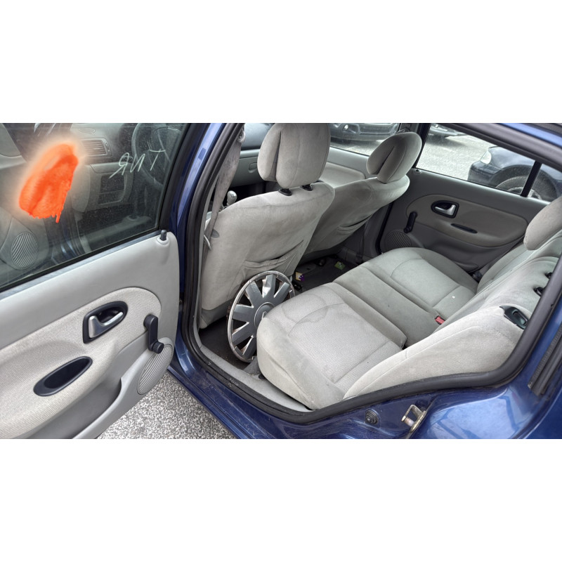 Arret de porte avant droit RENAULT CLIO 2 Photo n°14