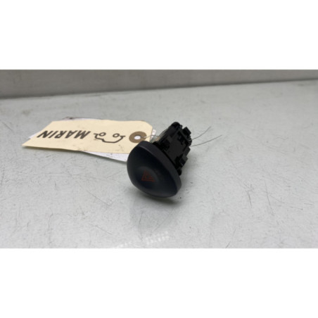 Bouton de warning RENAULT CLIO 2 Photo n°1