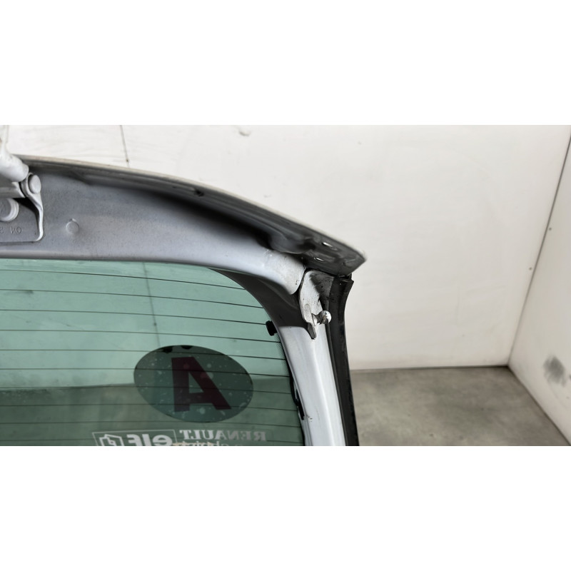 Malle/Hayon arriere RENAULT CLIO 2 Photo n°8