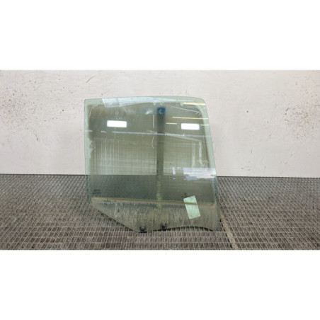 Vitre arriere droit RENAULT CLIO 2 Photo n°1