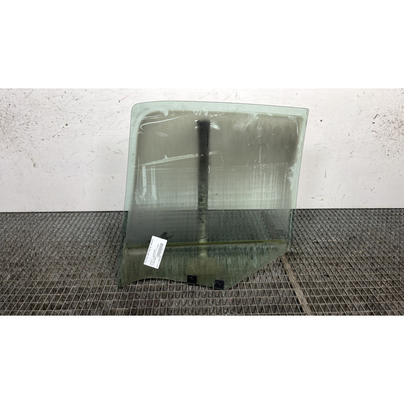 Vitre arriere droit RENAULT CLIO 2 Photo n°4