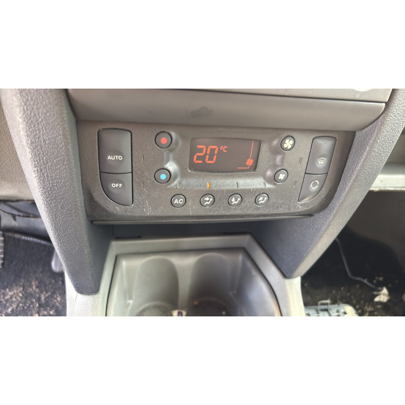 Vitre arriere droit RENAULT CLIO 2 Photo n°18