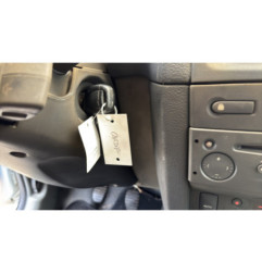 Vitre arriere droit RENAULT CLIO 2