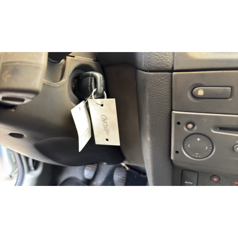Vitre arriere droit RENAULT CLIO 2 Photo n°20