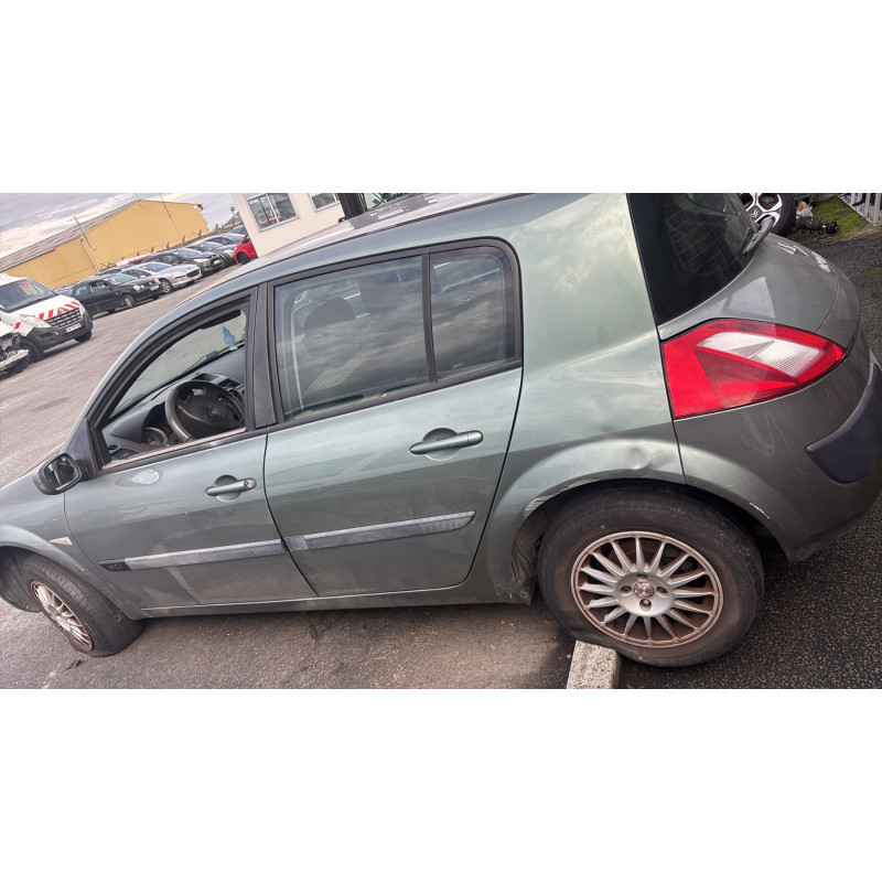 Vitre avant gauche RENAULT MEGANE 2 Photo n°10