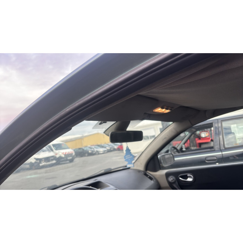 Vitre avant gauche RENAULT MEGANE 2 Photo n°18