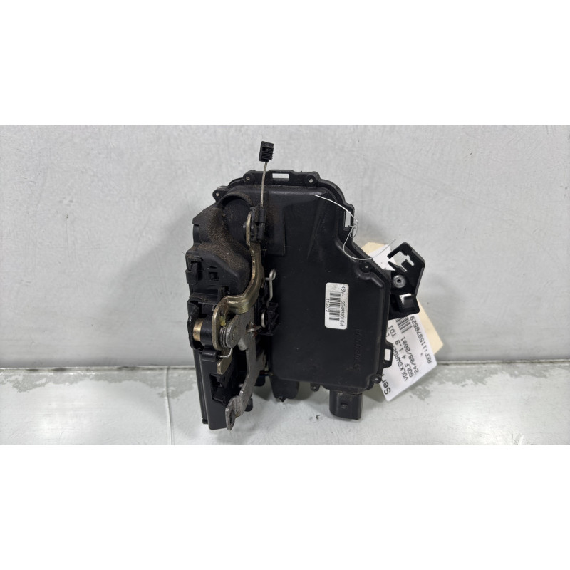 Serrure arriere droit VOLKSWAGEN GOLF 4 Photo n°2