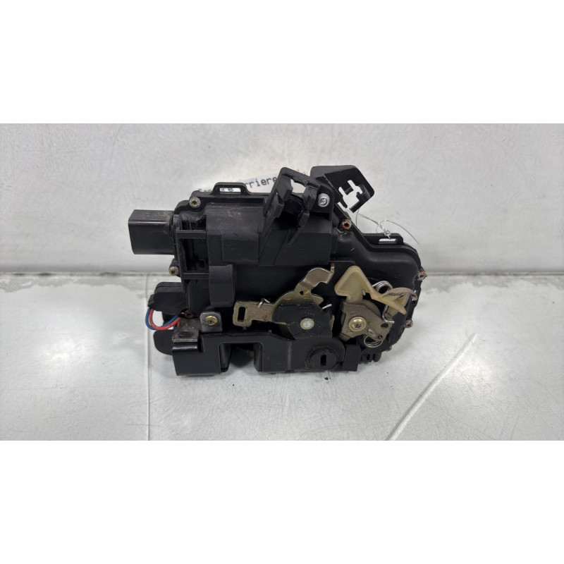 Serrure arriere droit VOLKSWAGEN GOLF 4 Photo n°4