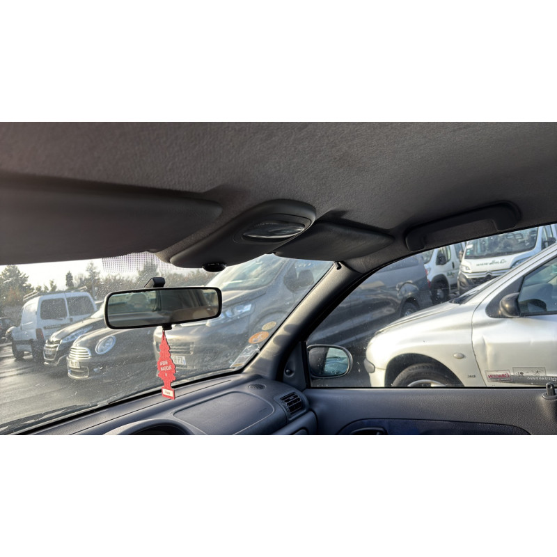 Pare boue arriere droit RENAULT CLIO 2 Photo n°18