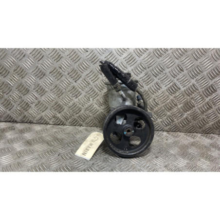Pompe de direction TOYOTA AVENSIS 2 Photo n°1