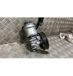 Pompe de direction TOYOTA AVENSIS 2