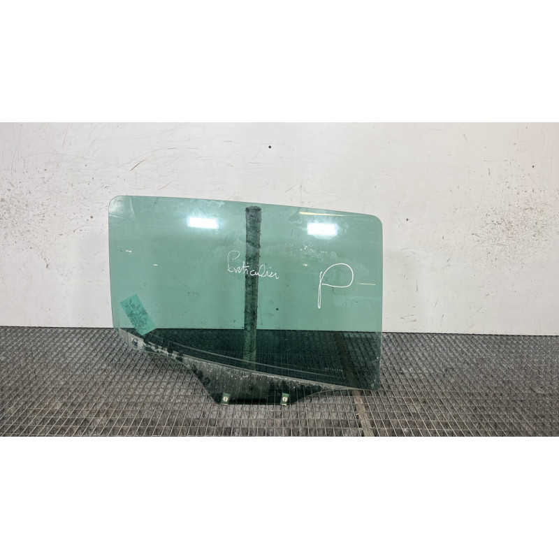 Vitre arriere droit PEUGEOT 207 Photo n°1