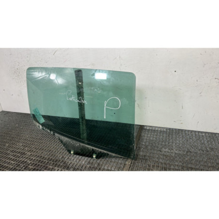 Vitre arriere droit PEUGEOT 207