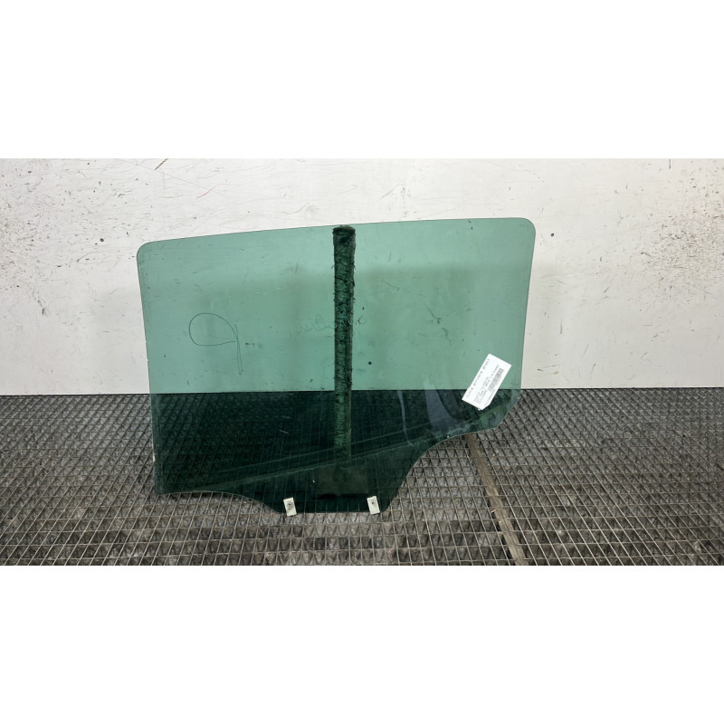 Vitre arriere droit PEUGEOT 207 Photo n°4