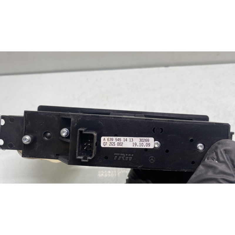 Interrupteur de leve vitre avant droit MERCEDES VITO 639 Photo n°4