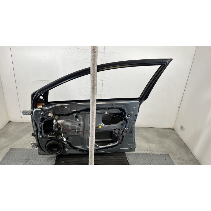 Porte avant droit TOYOTA AVENSIS 2 Photo n°7