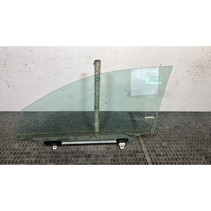 Vitre avant droit TOYOTA AVENSIS 2 Photo n°4