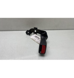 Attache ceinture arriere droit TOYOTA AVENSIS 2