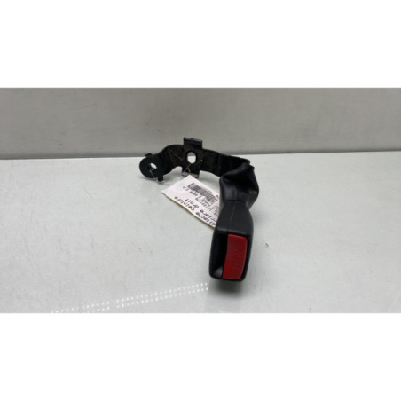 Attache ceinture arriere droit TOYOTA AVENSIS 2
