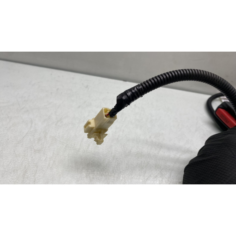 Attache ceinture avant droit TOYOTA AVENSIS 2 Photo n°3