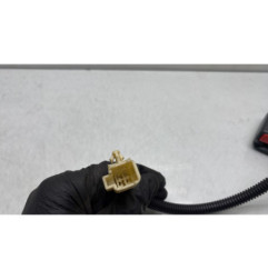 Attache ceinture avant droit TOYOTA AVENSIS 2