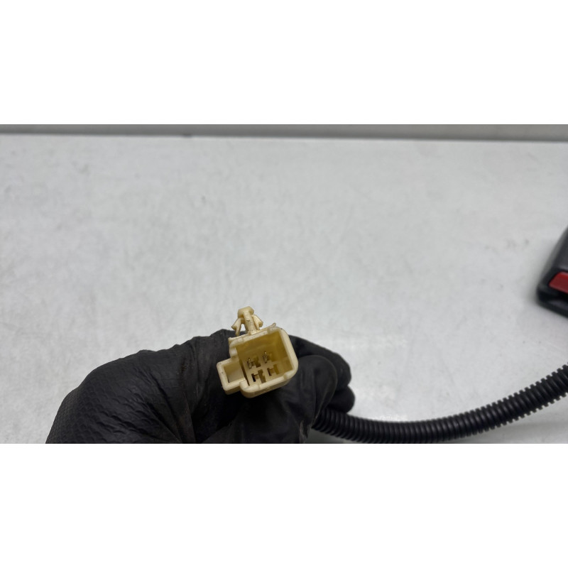 Attache ceinture avant droit TOYOTA AVENSIS 2 Photo n°4