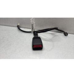 Attache ceinture avant gauche TOYOTA AVENSIS 2