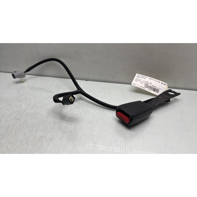 Attache ceinture avant gauche TOYOTA AVENSIS 2 Photo n°3