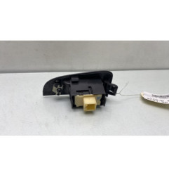 Interrupteur de leve vitre arriere droit TOYOTA AVENSIS 2