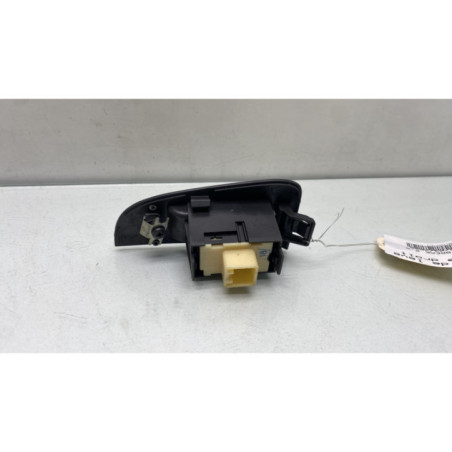 Interrupteur de leve vitre arriere droit TOYOTA AVENSIS 2