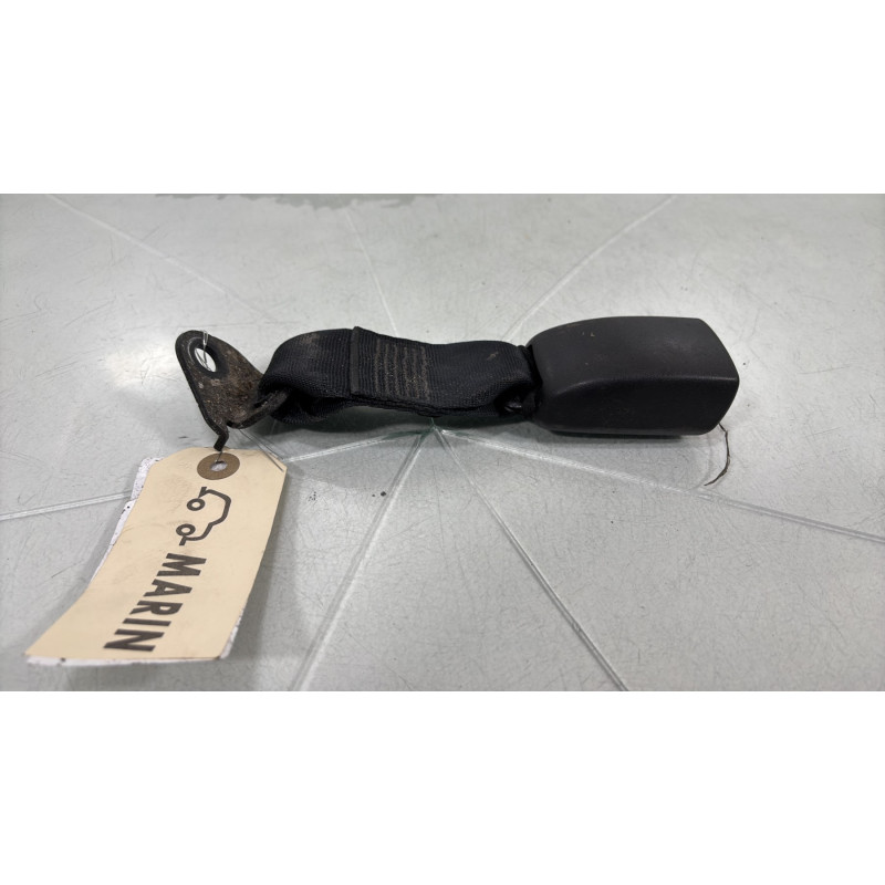 Attache ceinture arriere gauche TOYOTA YARIS 2 Photo n°4