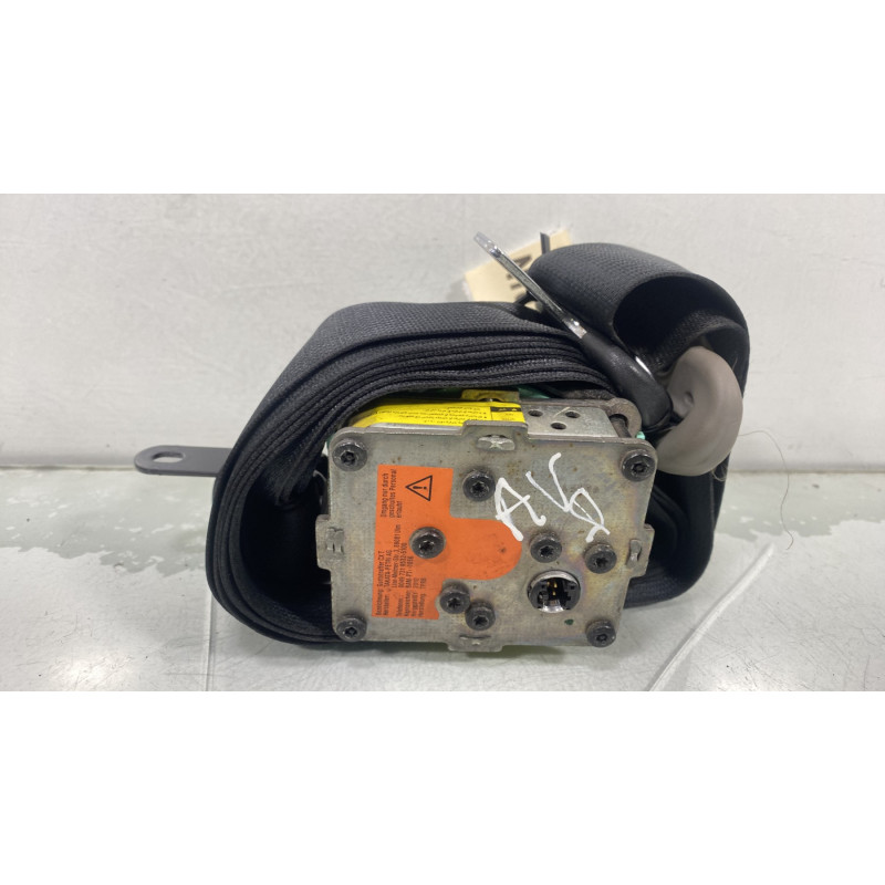 Pretensionneur de ceinture avant droit TOYOTA YARIS 2 Photo n°1