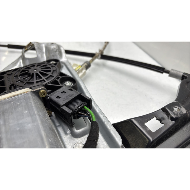 Leve vitre electrique avant gauche MERCEDES CLASSE C 203 COUPE SPORT Photo n°4