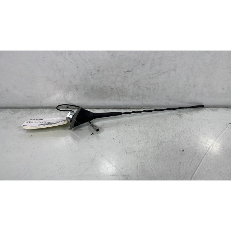Antenne FIAT PUNTO EVO 3 Photo n°1