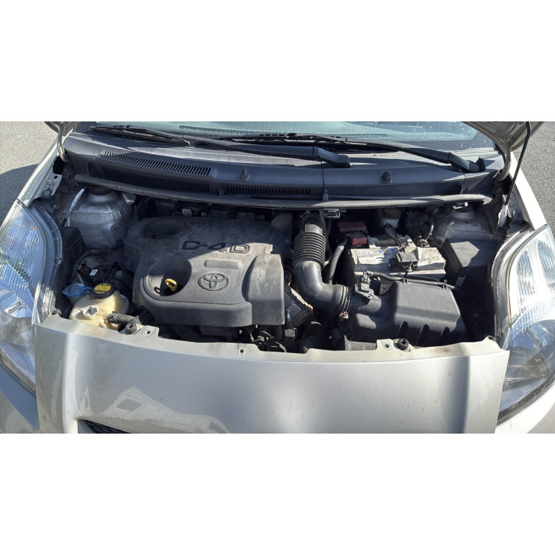 Vitre avant gauche TOYOTA YARIS 2 Photo n°13