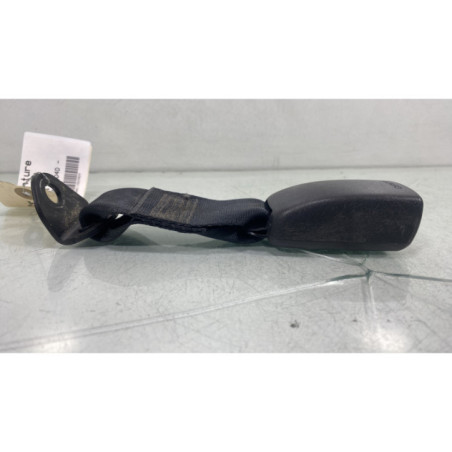 Attache ceinture arriere gauche TOYOTA YARIS 2 Photo n°1